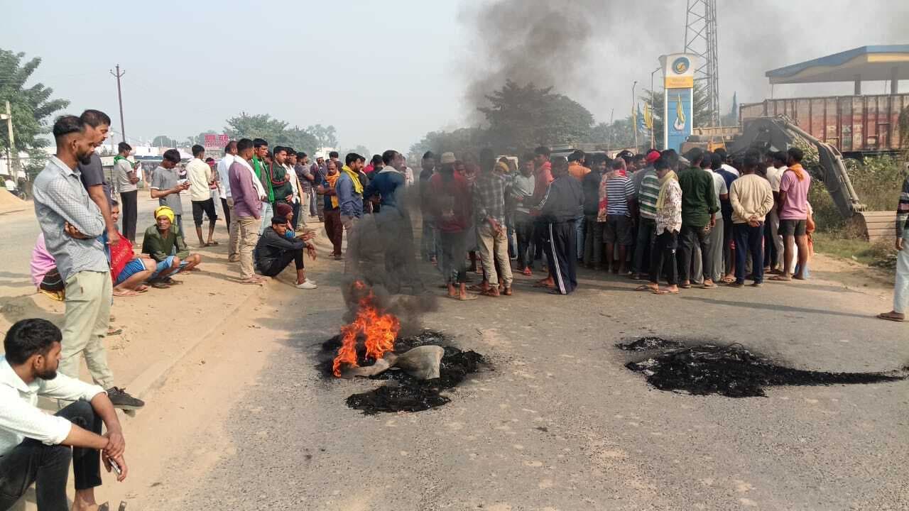शौच करने जा रहे ग्रामीण चिकित्सक को ट्रक ने रौंदा, मौत