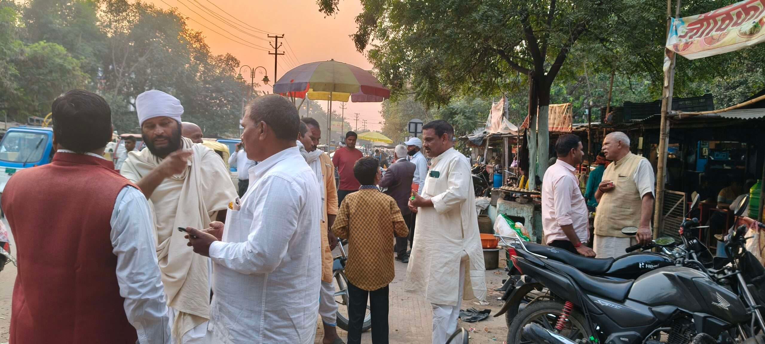 Sasaram News: मतदान के बाद मतों के गुणा-भाग में जुटे नेता व जनता