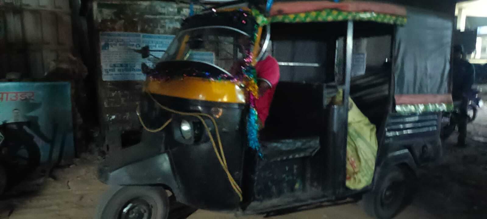 सीआइएसएफ ने लोहा स्क्रैप से लदा टेंपो पकड़ा