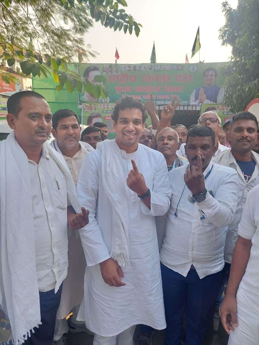 प्रत्याशियों ने क्षेत्र भ्रमण कर मतदान की स्थिति का लिया जायजा