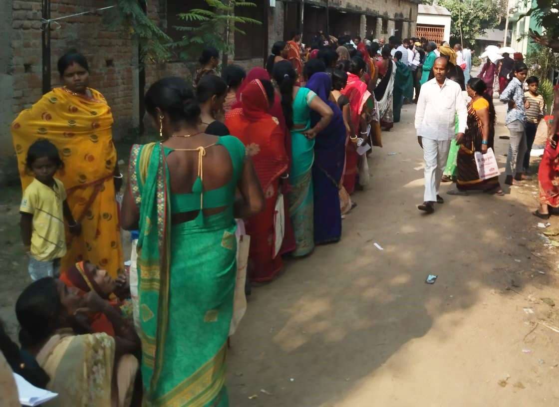 अनुदान पर मसूर व चना के बीज का हो रहा वितरण