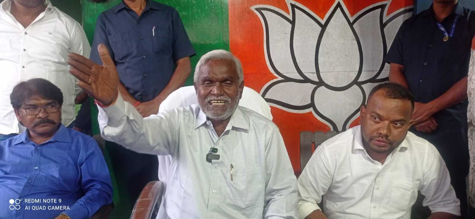 Seraikela Kharsawan News : अबुआ सरकार घुसपैठियों को बसाकर बदल रही राज्य की डेमोग्राफी : चंपाई