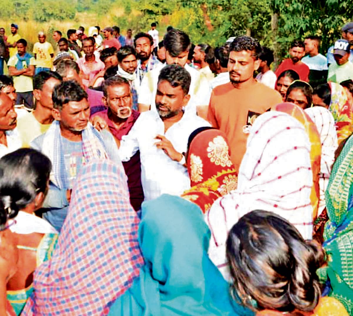 East Singhbhum News : मुआवजे को लेकर चार घंटे धरना के बाद बनी सहमति