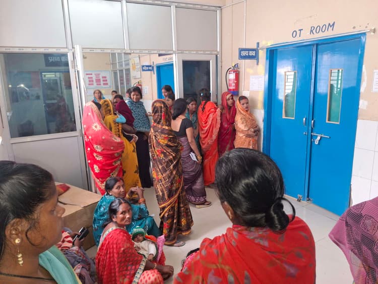 Samastipur : ठंड के दस्तक देते ही बढ़ने लगी महिलाओं की भीड़