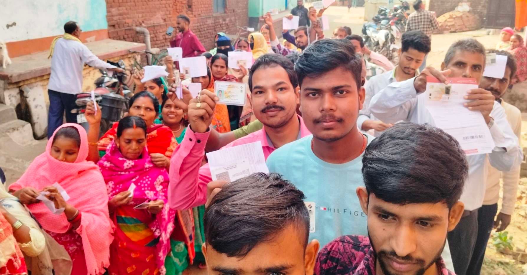 दाउदनगर में चर्चाओं से गुलजार रहे चौक- चौराहे, परिणाम पर लगी नजर  कड़ी रहेगी सुरक्षा व्यवस्था