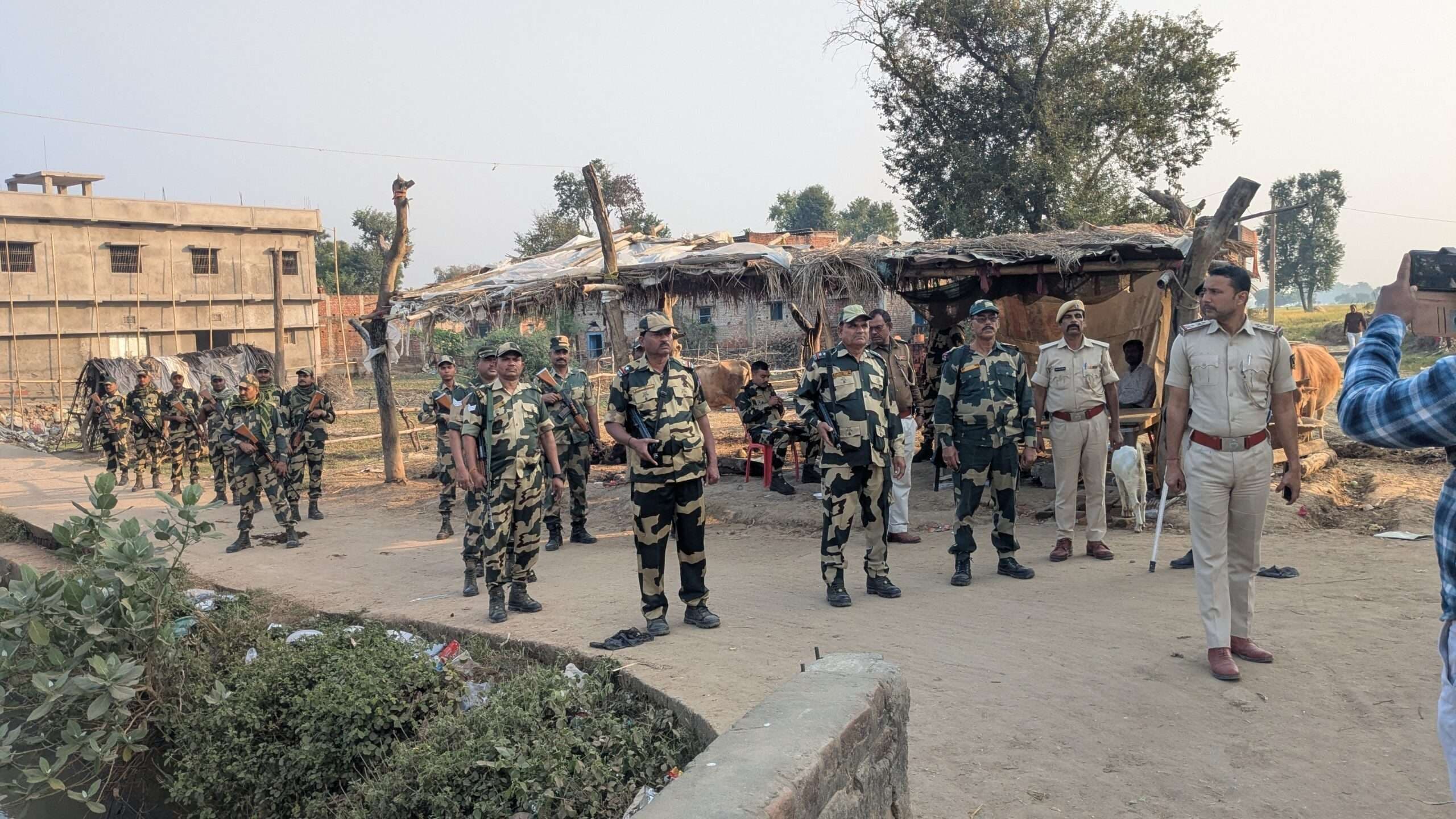 दुल्लमचक में दोनों पक्षों में दहशत व्याप्त