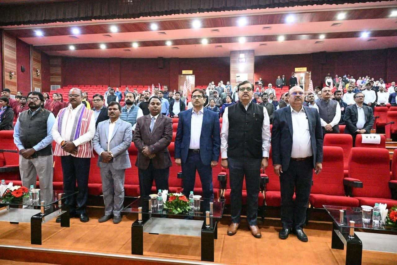 Ranchi News : सीसीएल मुख्यालय में याद किये गये भगवान बिरसा मुंडा