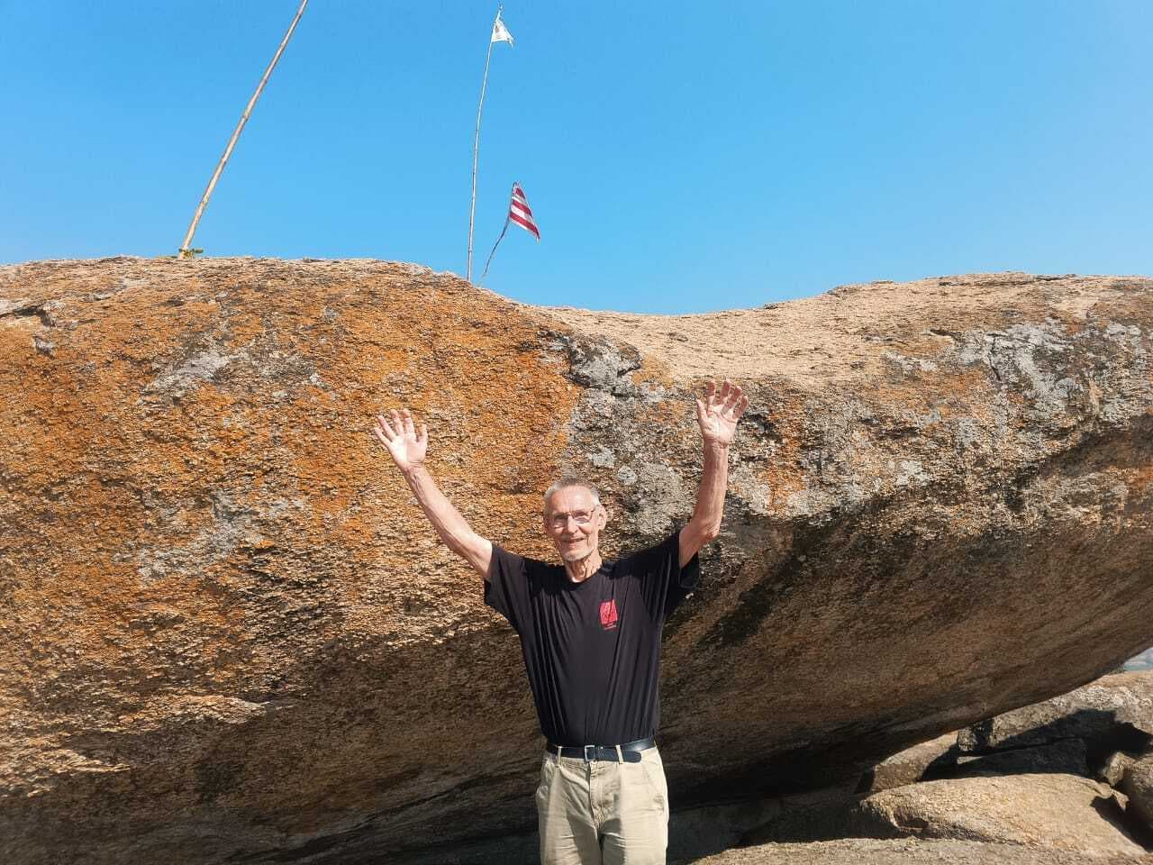 चर्चित नकटा पहाड़ पर चढ़ने वाले सबसे उम्रदराज व्यक्ति बने स्वीडेन के मार्कु