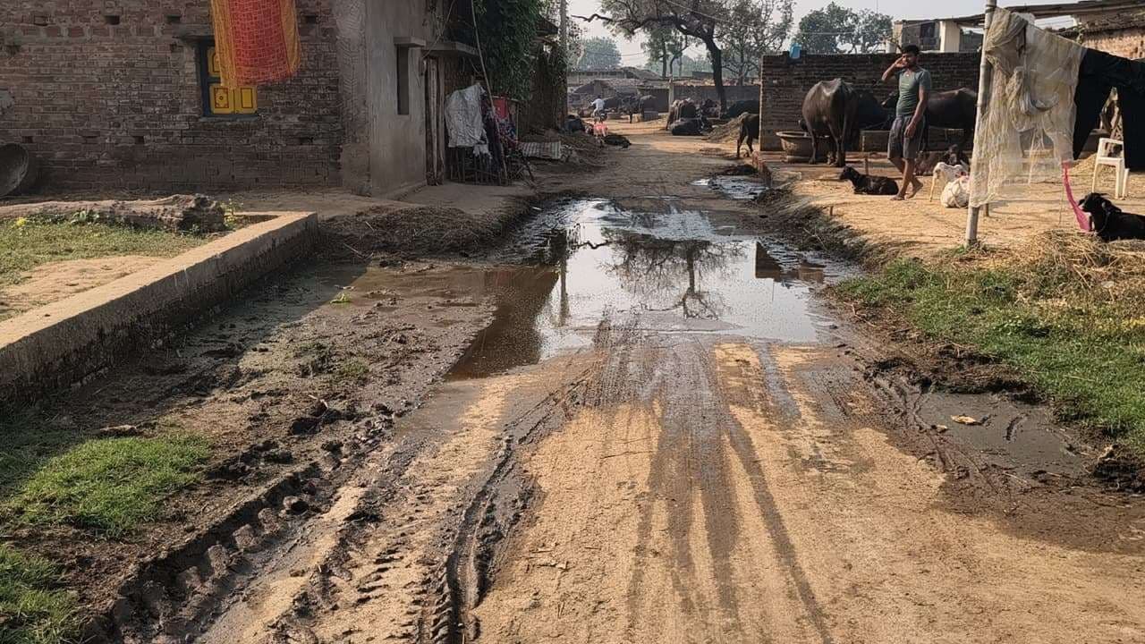 नगर पंचायत के वार्ड 10 में जलजमाव व अतिक्रमण बनी मुसीबत