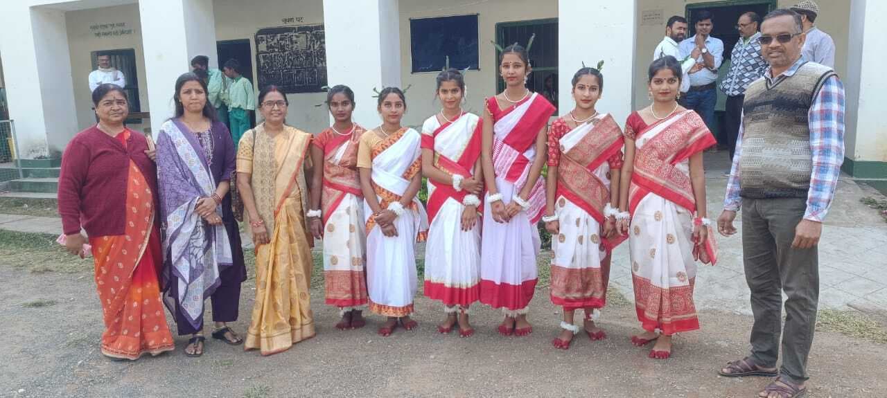 Giridih News :प्रखंड संसाधन केंद्र में स्पर्धा का आयोजन