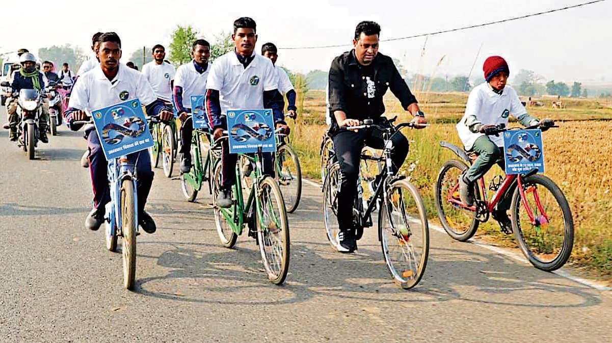 Chaibasa News : समाज के अंतिम व्यक्ति तक विकास योजनाओं का पहुंचाना लक्ष्य : डीसी