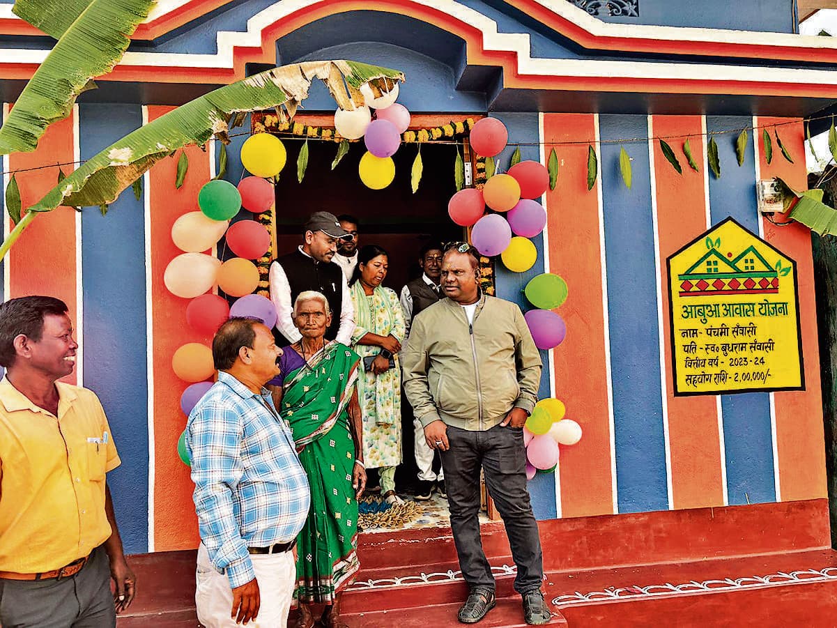 Chaibasa News : अबुआ आवास का लाभ उठायें जरूरतमंद : सुखराम