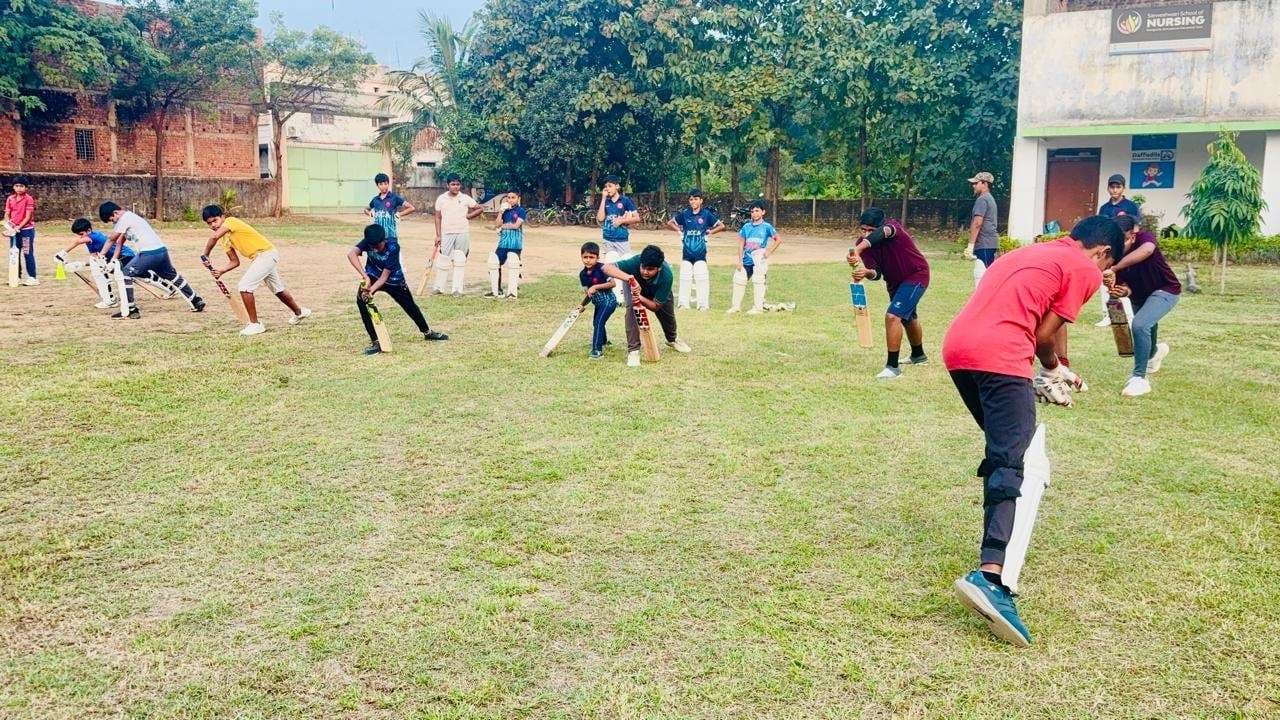 Bokaro News : डेफोडिल्स इंटरनेशनल पब्लिक स्कूल कैंपस में खुली ड्रीमलाइन क्रिकेट अकादमी