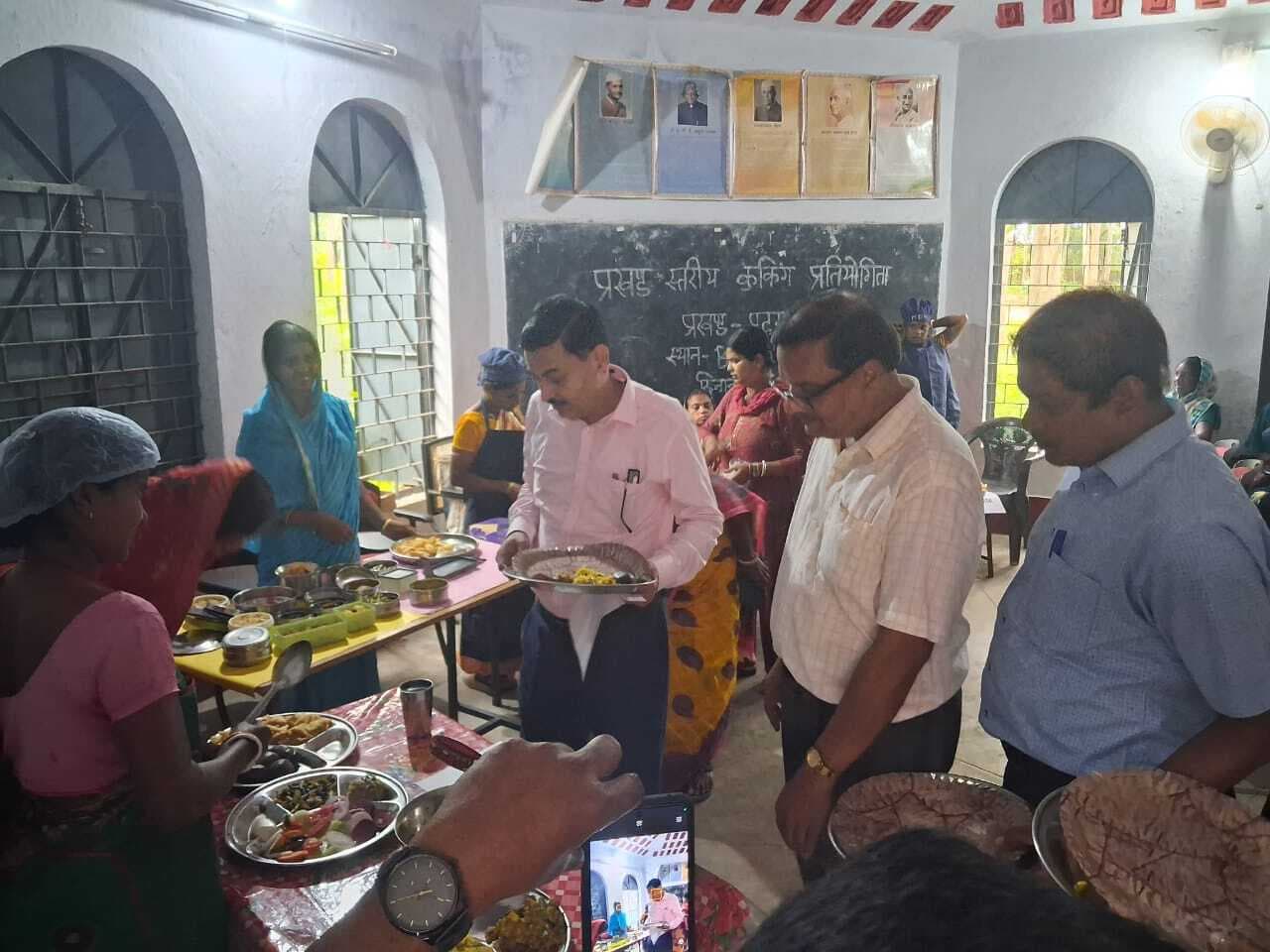 East Singhbhum News : कुकिंग में मवि माचा प्रथम व ब्लॉक कन्या विद्यालय द्वितीय