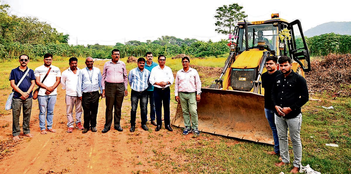 Rourkela News: आरएसपी के नये अत्याधुनिक फुटबॉल मैदान का निर्माण शुरू