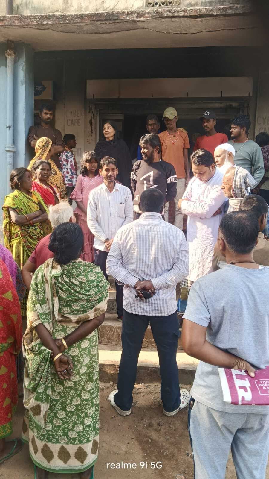 Dhanbad News : बेलगड़िया टाउनशिप में बीओआइ के सीएसपी में लगी आग, लाखों का नुकसान