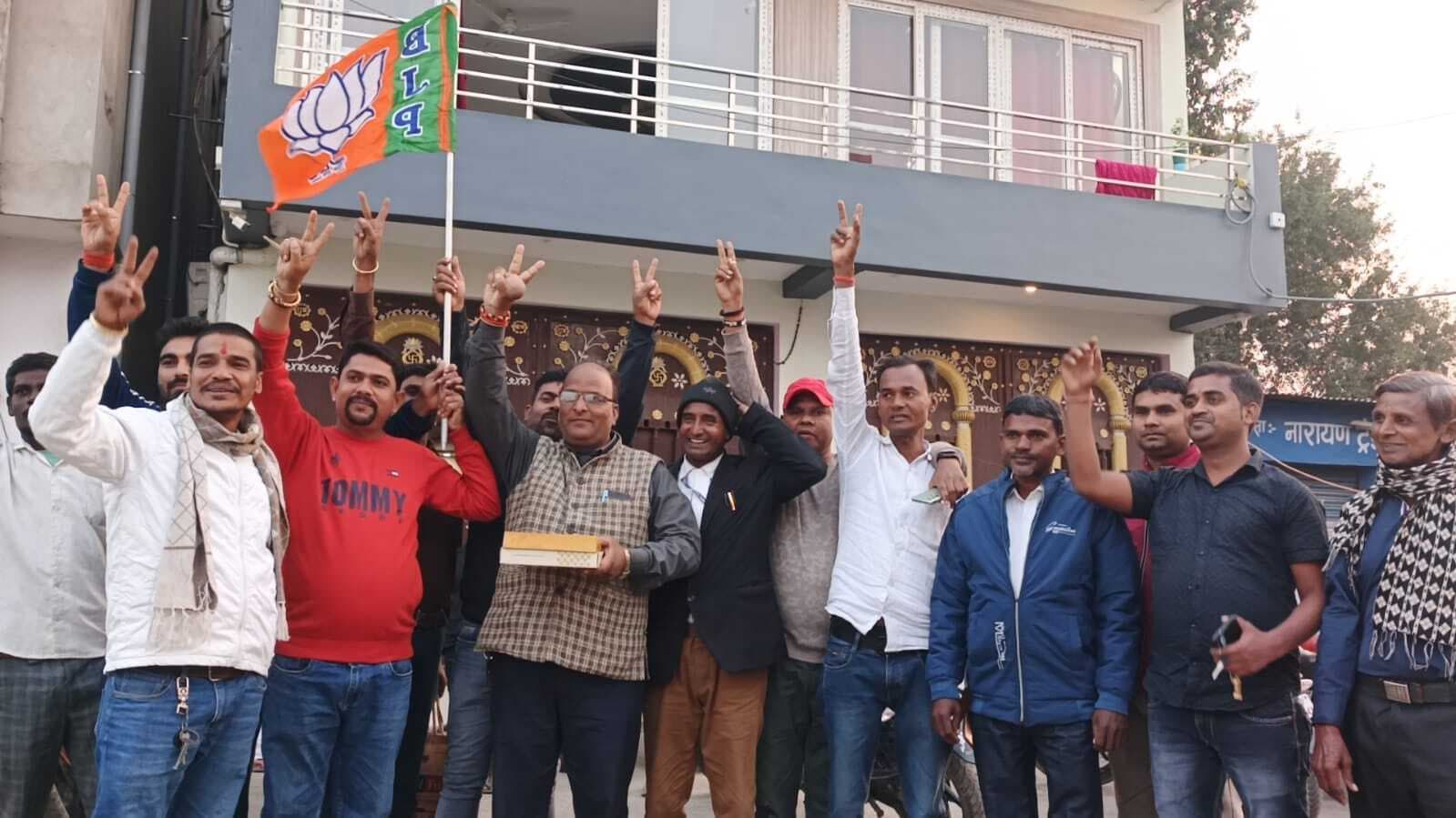 वजीरगंज विधानसभा से एनडीए उम्मीदवार वीरेंद्र 12985 वोट से जीते