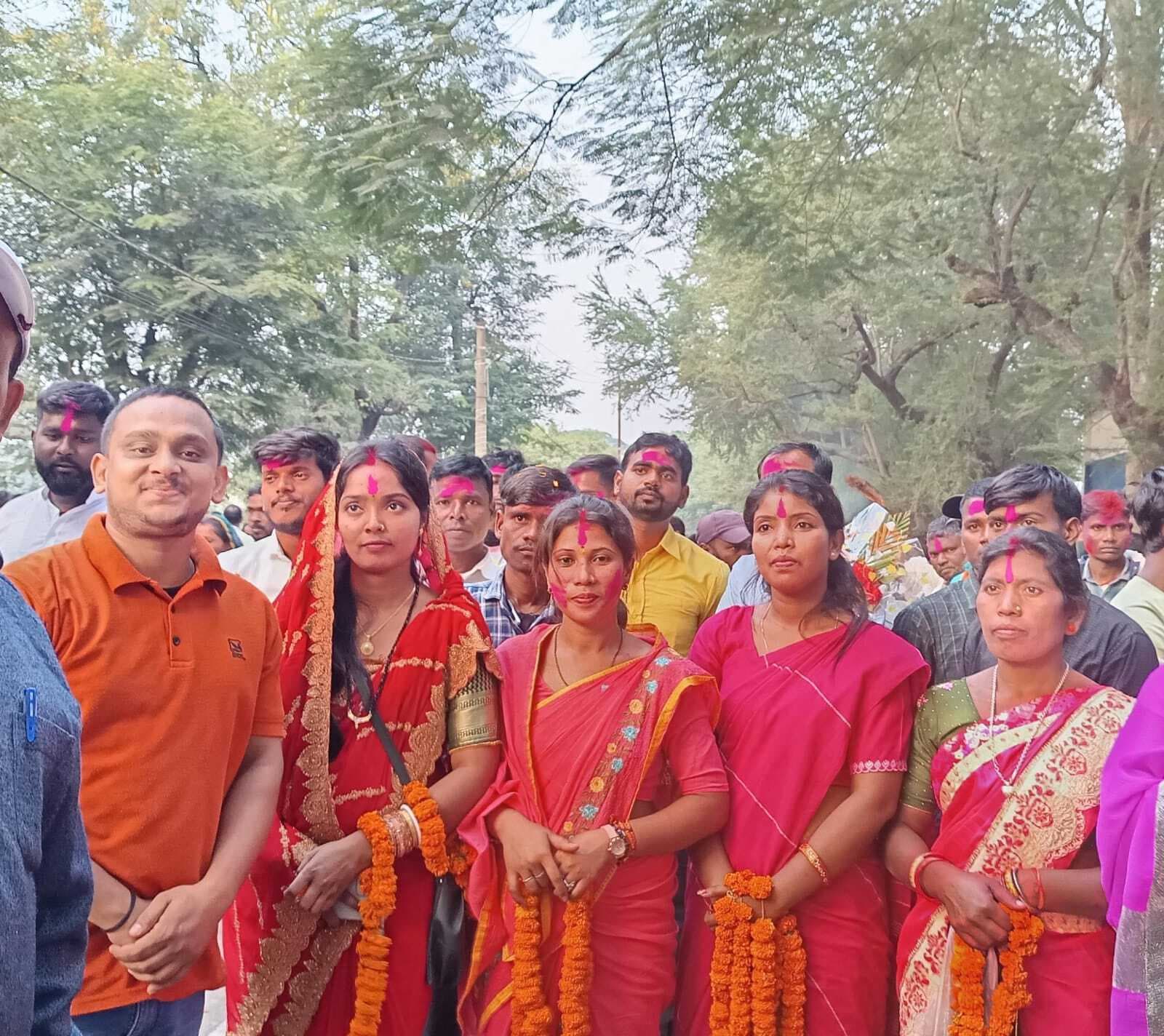 पूजा-अर्चना के बाद भाजपा प्रत्याशी ने मतगणना कक्ष में किया प्रवेश