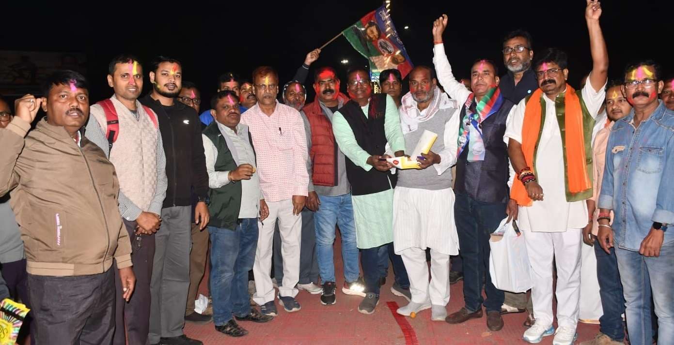 Bokaro News : लोक जनशक्ति पार्टी (रामविलास) ने की आतिशबाजी