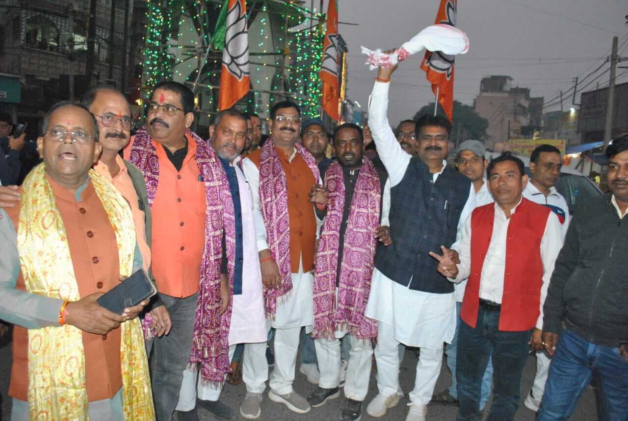 Giridih News :बिहार में एनडीए की जीत पर भाजपाइयों ने निकाला जुलूस