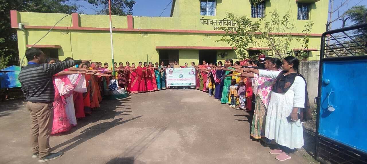 पलाश अंतर्गत महिलाओं को किया गया जागरूक