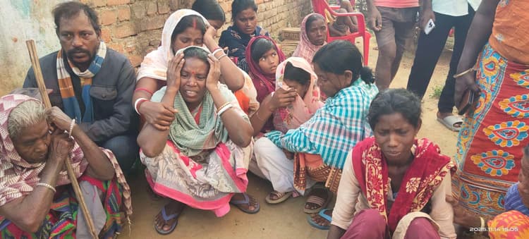 Dhanbad News : दोनों बच्चों का शव पहुंचते ही एलाकेंद्र गांव में मचा कोहराम