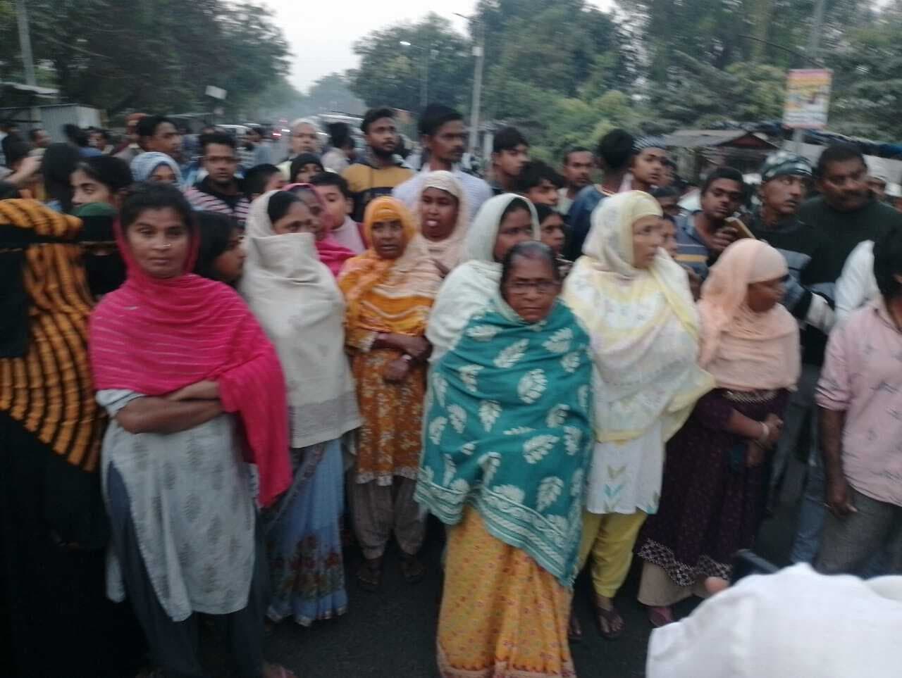 Dhanbad News : हाइवा की चपेट में आने से बाइक सवार युवक की मौत