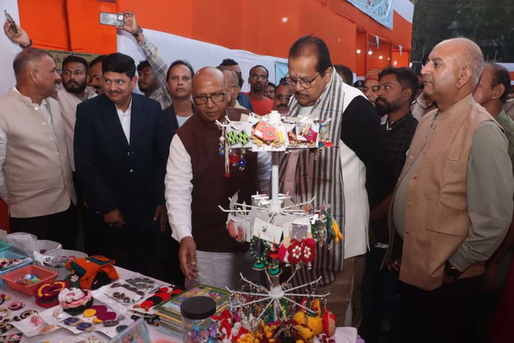 Jamshedpur News : राज्य के बाल बजट को बढ़ाकर 18 हजार करोड़ करने का करेंगे प्रयास :  राधाकृष्ण किशोर