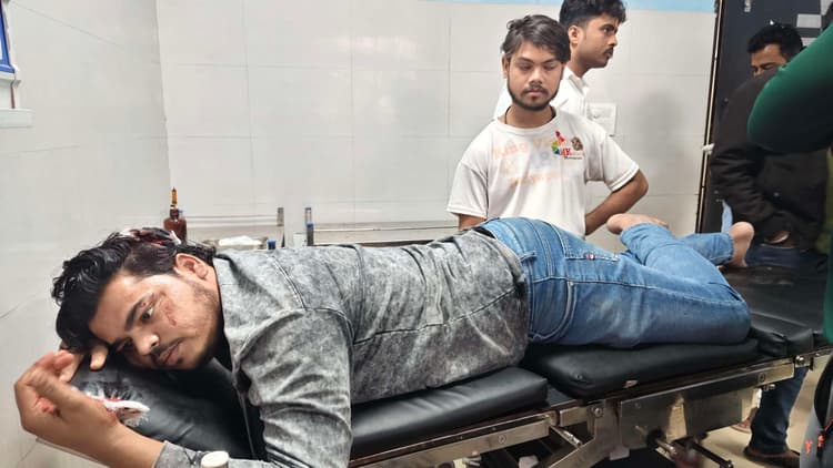 Bhojpuri News:इंस्टाग्राम पर स्टेटस को लेकर दरियापुर में तीन युवकों की पिटाई