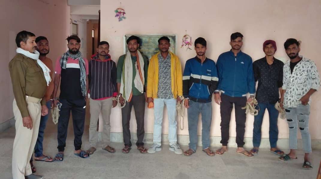 एक तस्कर व आठ शराबी गिरफ्तार