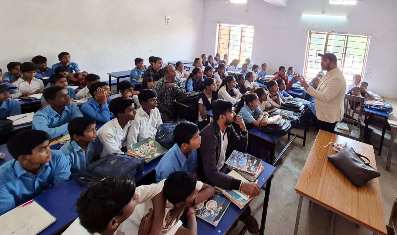 मध्य विद्यालय खांडपर में किया गया दंत चिकित्सा जागरूकता शिविर का आयोजन