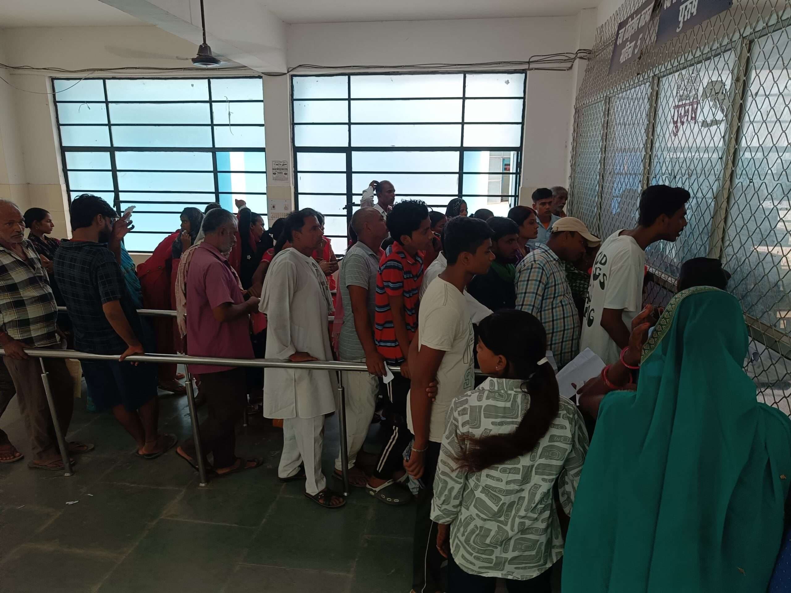 अस्पतालों में बढ़े वायरल फीवर के मरीज, बच्चों और बुजुर्गों पर सबसे अधिक असर