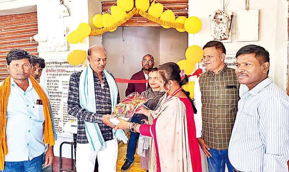 Bhojpuri News:कुरकुरी में डीसीओ ने किया धान खरीद केंद्र का उद्घाटन