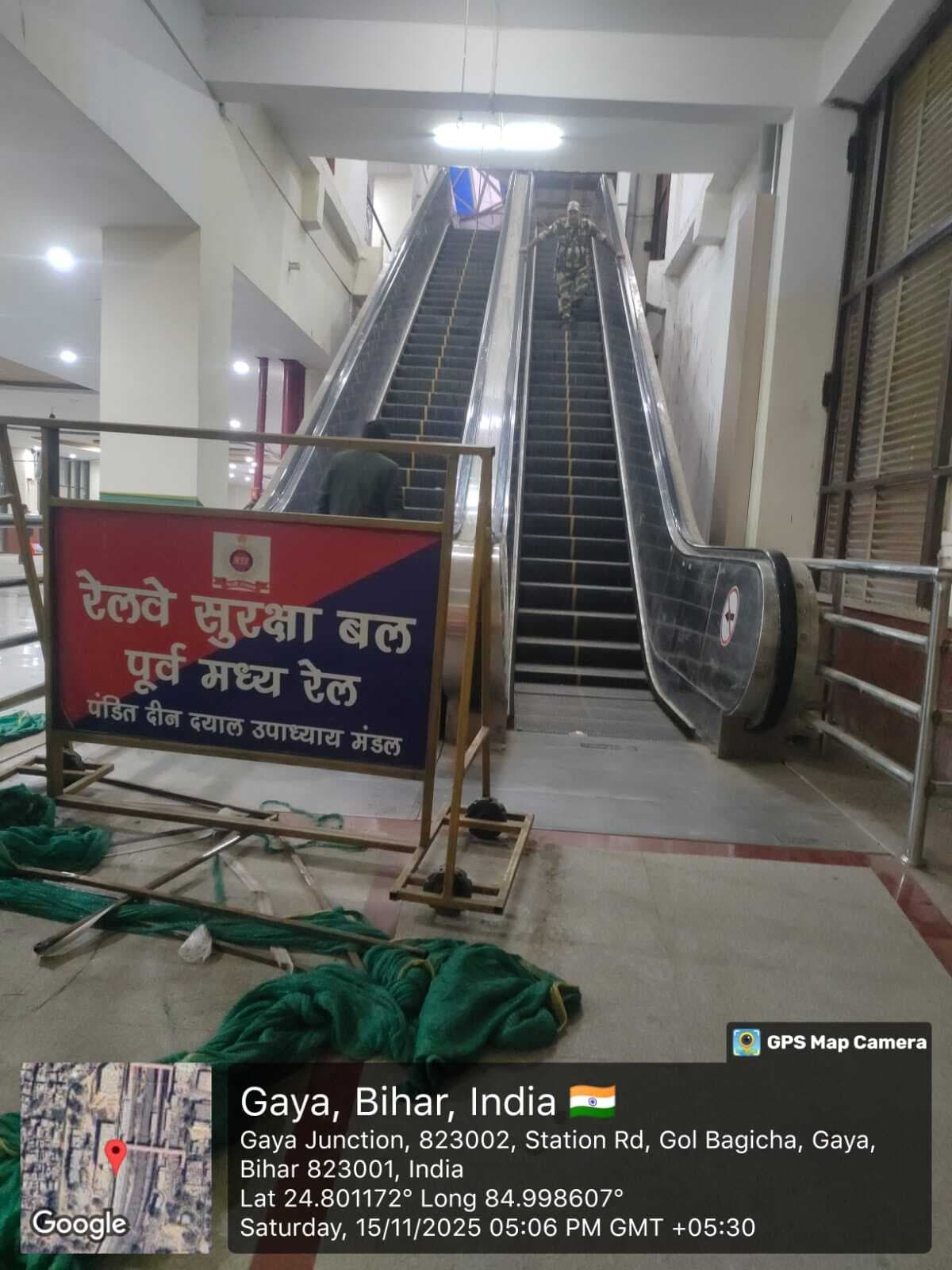 एक से दूसरे प्लेटफॉर्म पर जाने के लिए जल्द मिलेगी एस्कलेटर की सुविधा