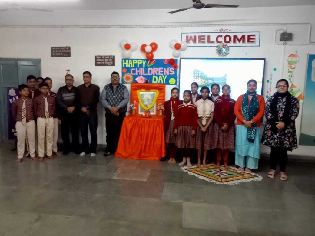 बाल दिवस : पंडित नेहरू की जीवनी से रूबरू हुए डीएवी के बच्चे