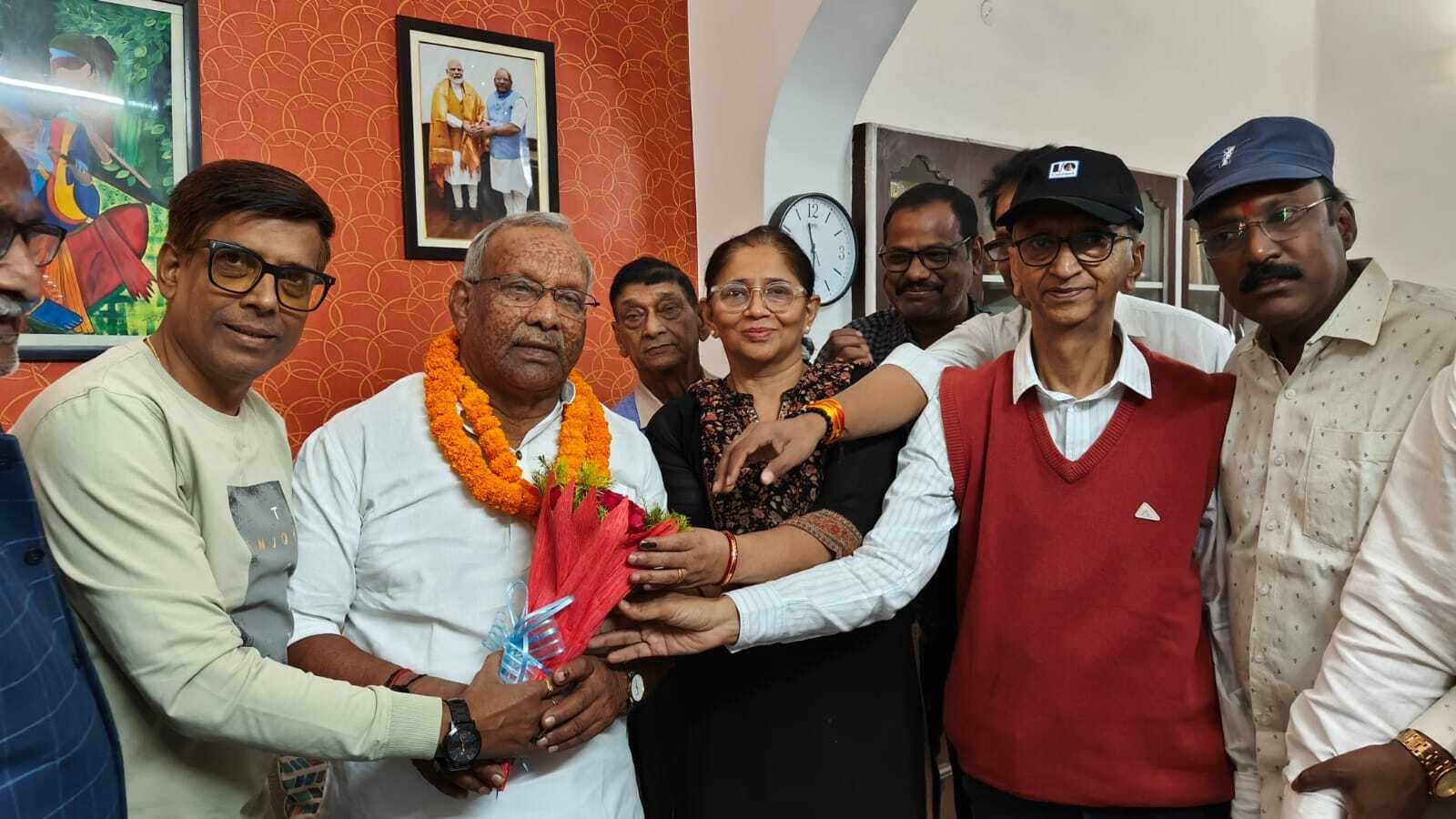 रेडक्रांस सोसाइटी के पदाधिकारियों ने विधायक को जीत पर दी बधाई