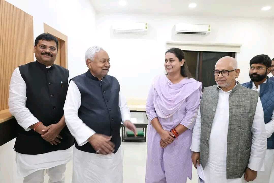 गिद्धौर निवासी दो एनडीए प्रत्याशियों की जीत से कार्यकर्ता गदगद, जश्न में डूबे