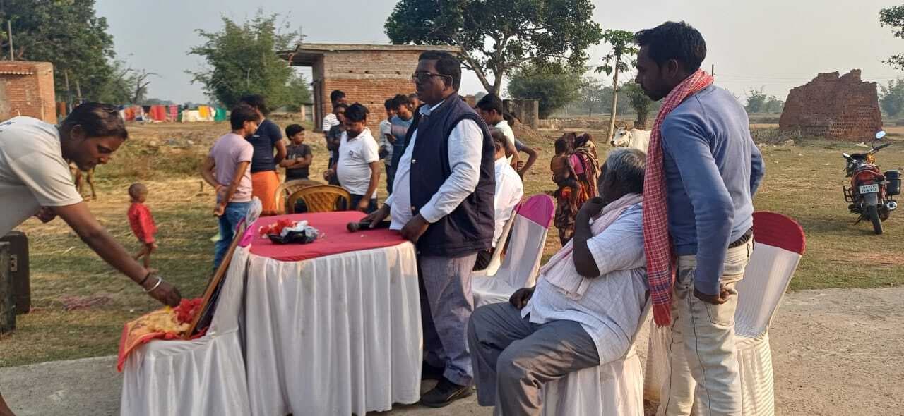 चितरा में दी भगवान बिरसा मुंडा को श्रद्धांजलि