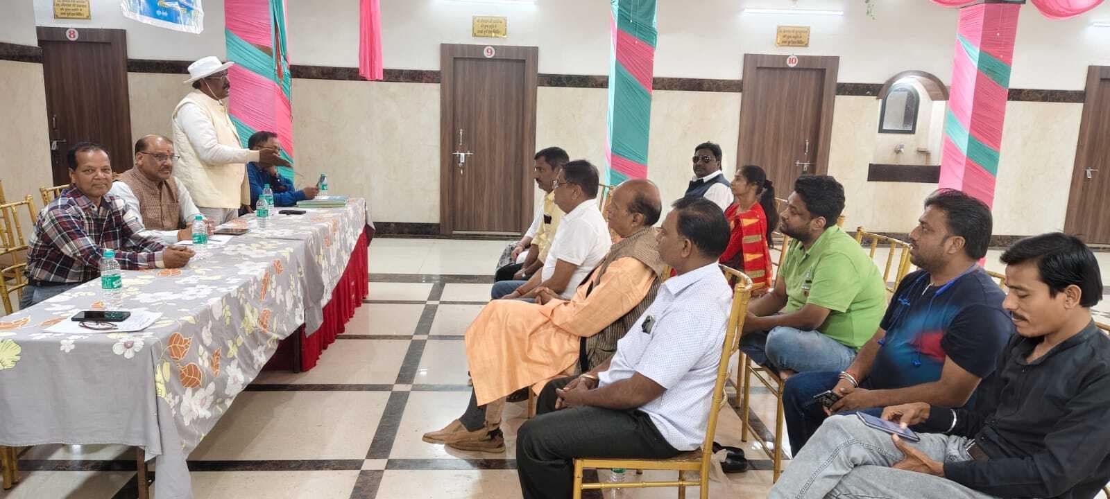 रेडक्रॉस सोसाइटी की बैठक में हेल्थ कैंप को लेकर चर्चा