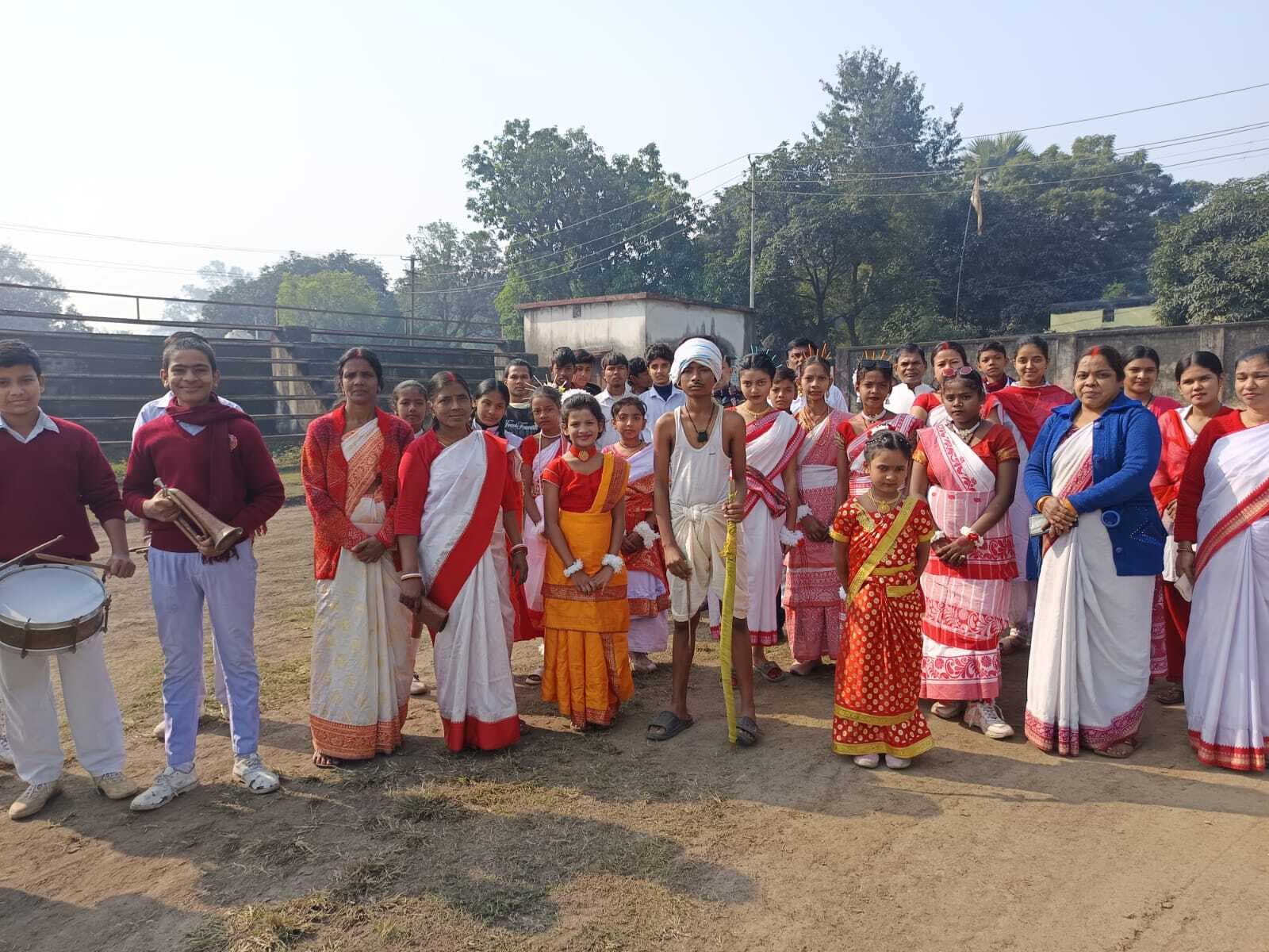 Bokaro News : बिरसा मुंडा की जयंती पर निकाली झांकी