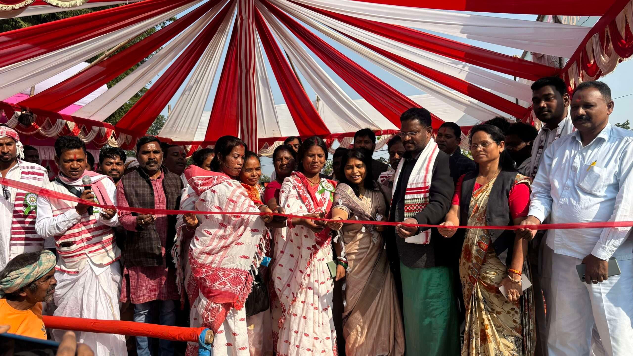 Seraikela Kharsawan News : धरती आबा के संघर्ष समाज की प्रेरणा