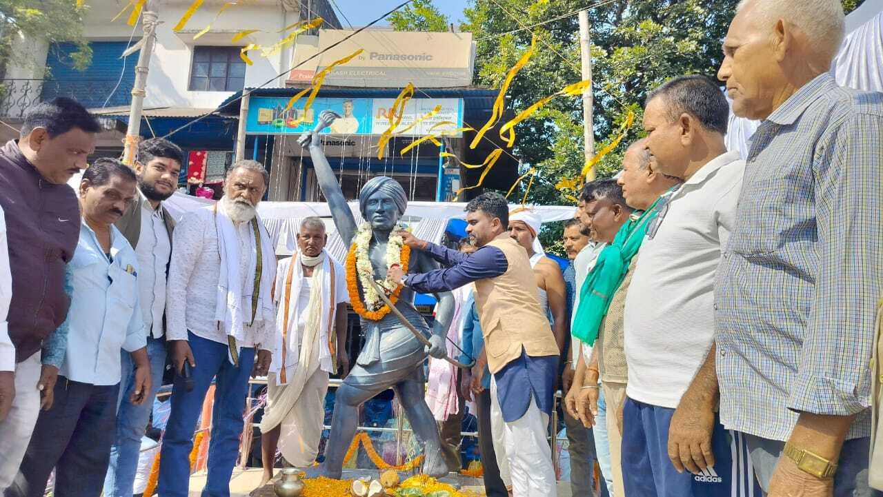 East Singhbhum News : बिरसा मुंडा ने ‘अबुआ दिशुम-अबुआ राज’ का नारा दिया : संजीव सरदार