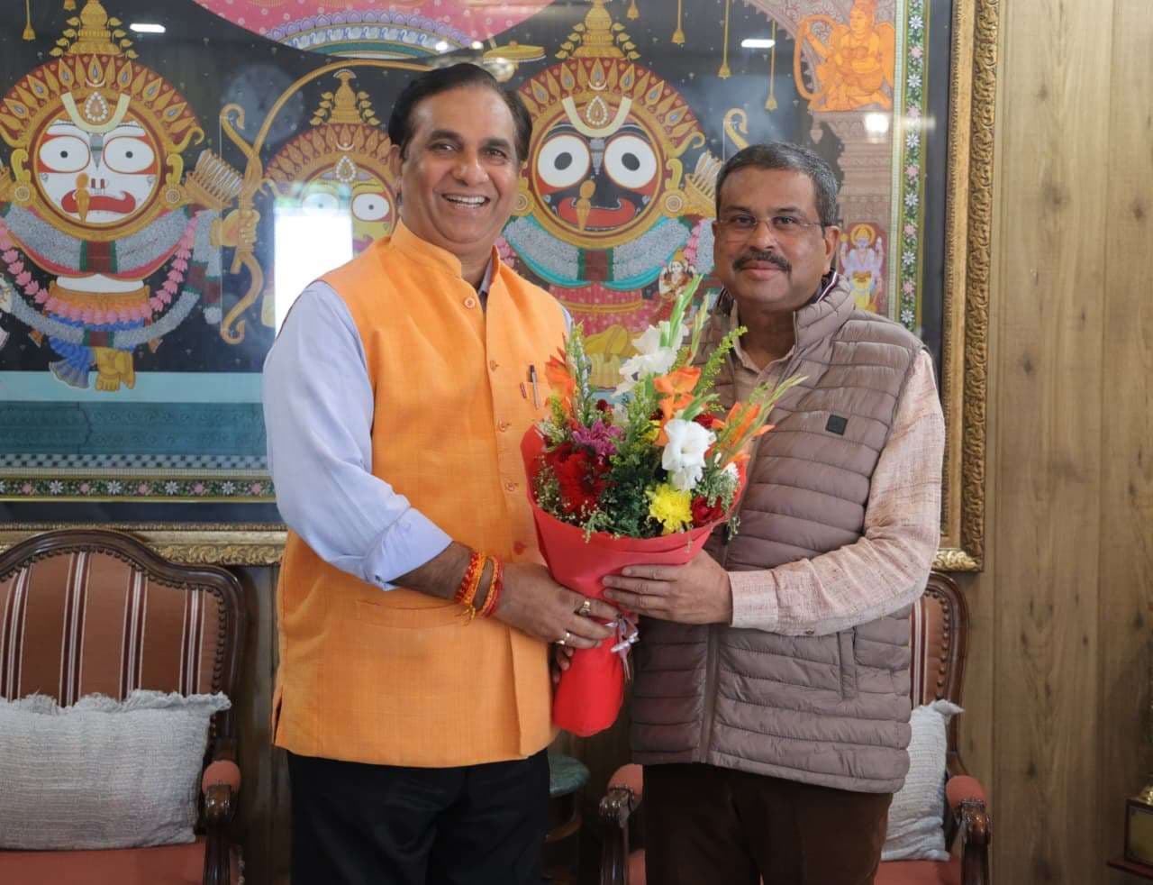 Bettaiah : बिहार में एनडीए की जीत पर एपी पाठक ने धर्मेंद्र प्रधान से मिलकर दी बधाई