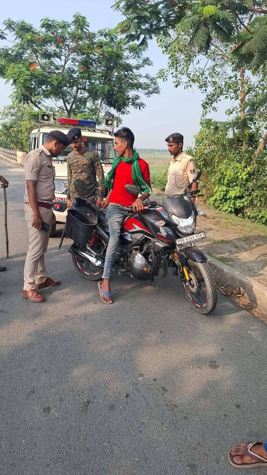 Bettaiah : पुलिस ने दहेज हत्या समेत अन्य मामलों में 13 अभियुक्तों को किया गिरफ्तार