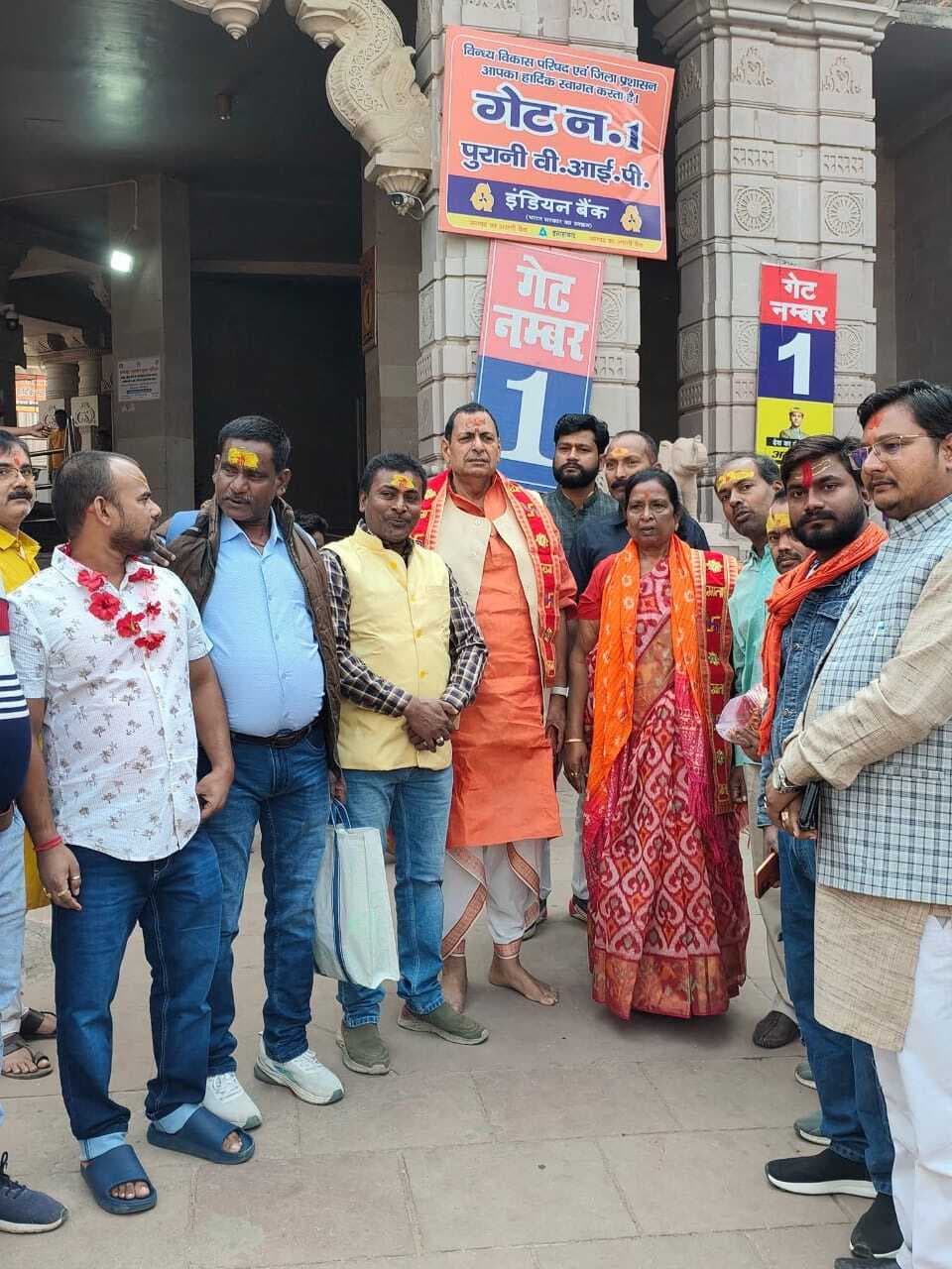 Bettaiah :चुनाव जीतने के बाद मां विंध्यवासिनी धाम पहुंचीं पूर्व डिप्टी सीएम