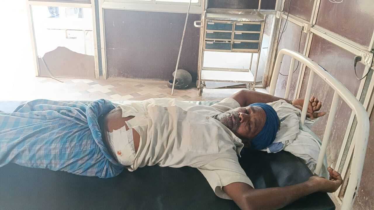 बरौली में गाली-गलौज को लेकर बुजुर्ग को मारा चाकू, हालत गंभीर