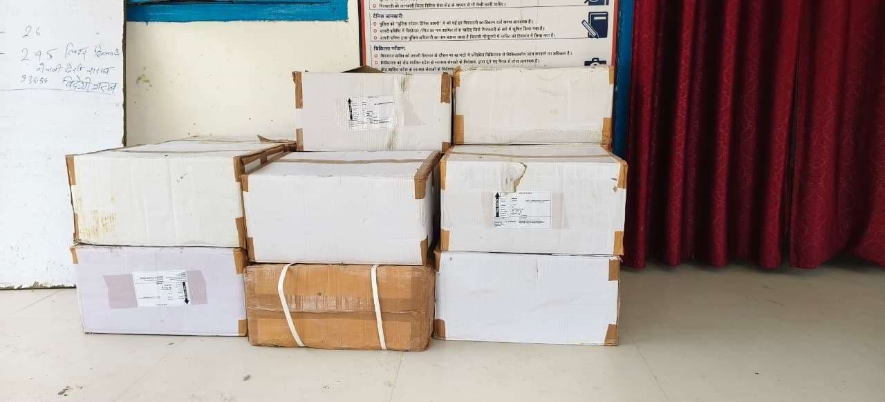 प्रतिबंधित कफ सिरफ के साथ दो तस्कर गिरफ्तार