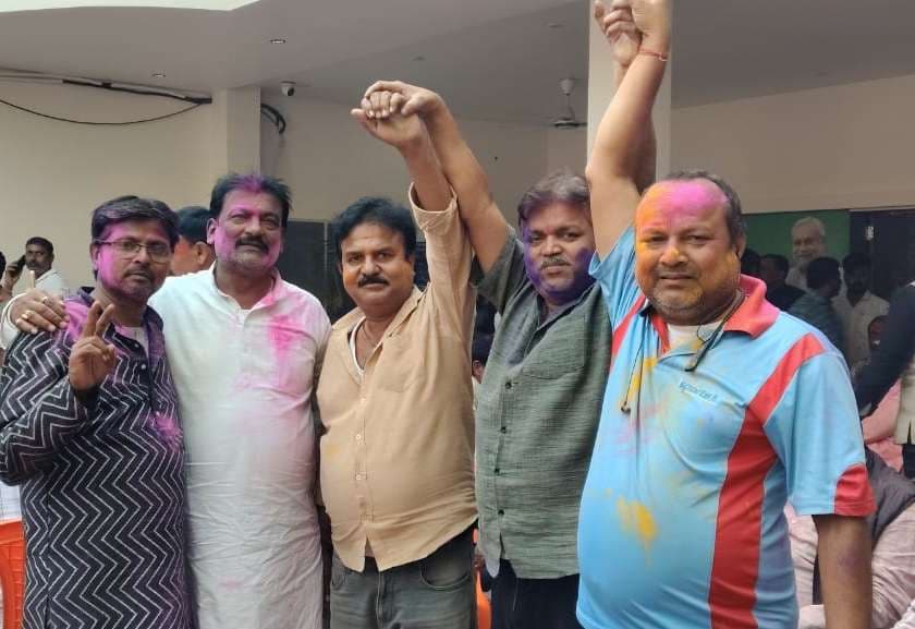 सात में पांच विस में मिली जीत पर जदयू कार्यकर्ताओं में ख़ुशी