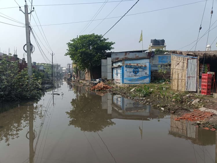 Madhubani News : शुरू हुआ ईद मोहम्मद चौक से पंचवटी चौक तक नाला निर्माण