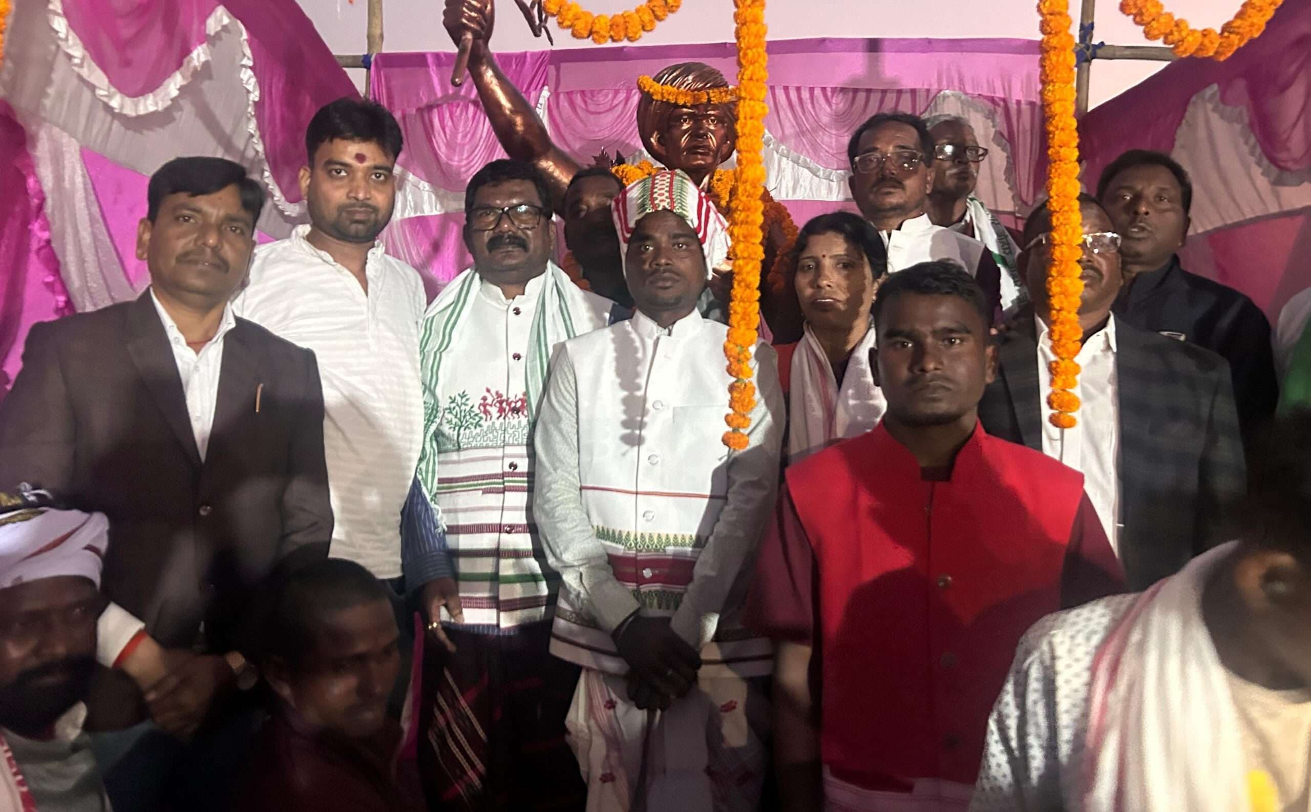 Bokaro News : आधुनिकता की दौड़ में अपनी जड़ों को ना भूलें : विनोद किस्कू